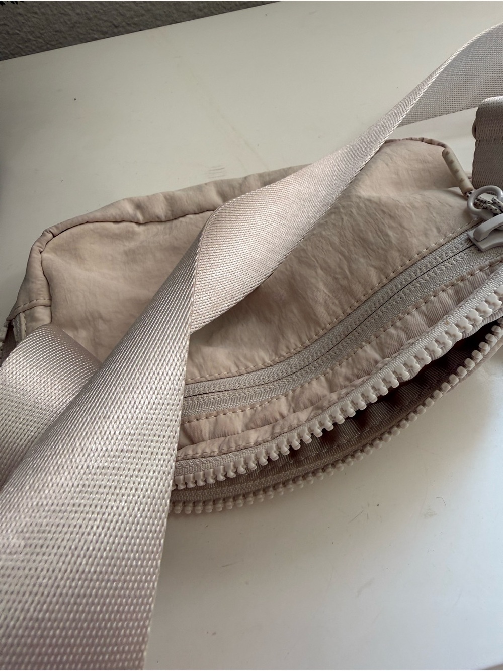 lululemon athletica crossbody 1L Everywhere Belt Bag - Light Beige 100% original - Picture 6 of 6